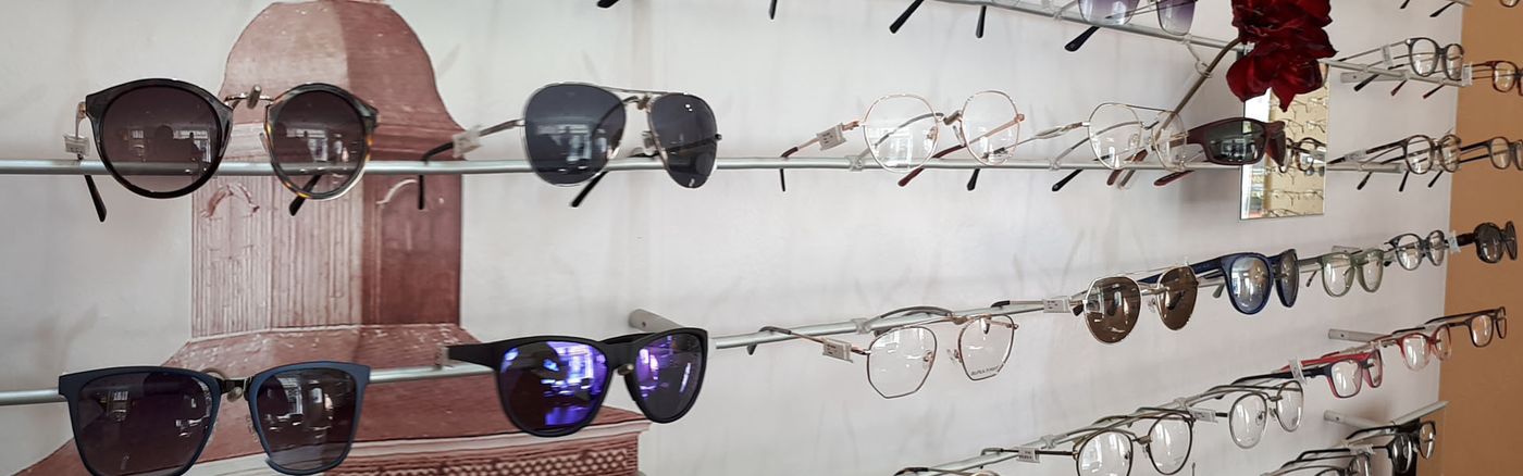 Große Auswahl an Fassungen bei Optik a.Toll.